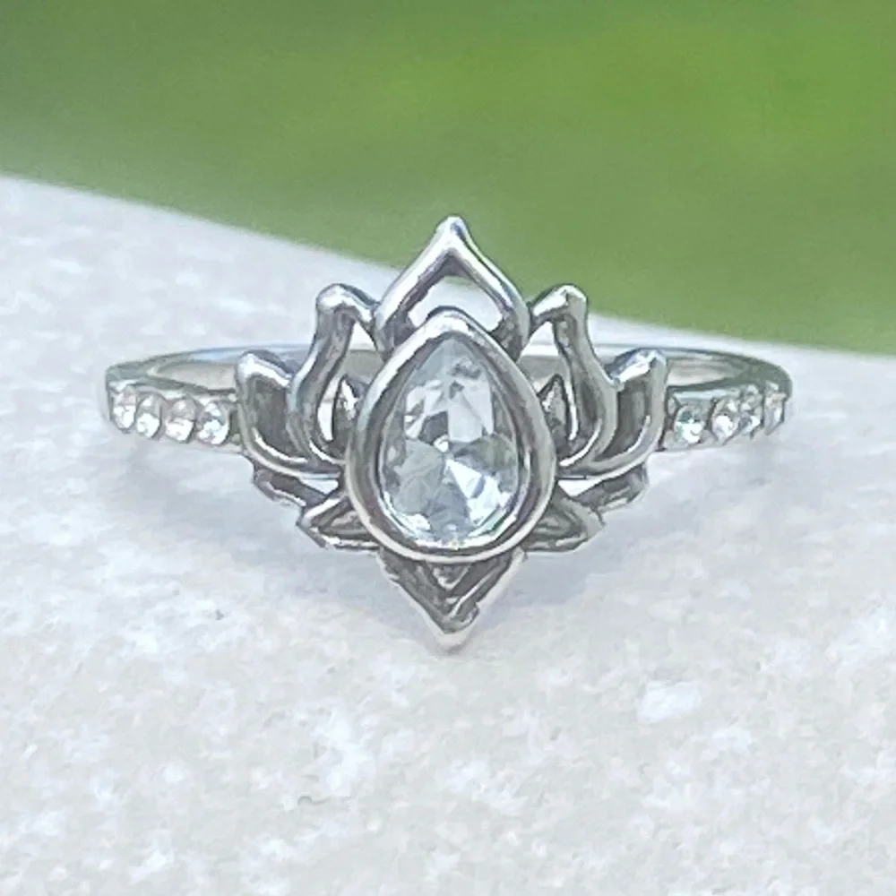 Lotus ring White Zircon silver plated flower ring with crystal accent - Picture 12 of 15